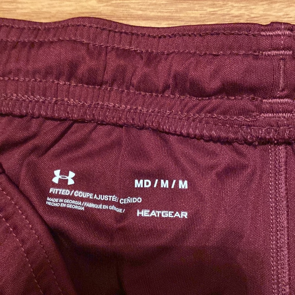 NWT SALE women’s Under Armour burgundy athletic shorts, size M - Picture 5 of 8